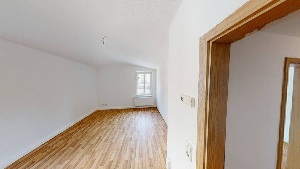 Schicke 2-Raum-Altbauwohnung mit Gewölbedecke – Chemnitz – Vorschaubild 2