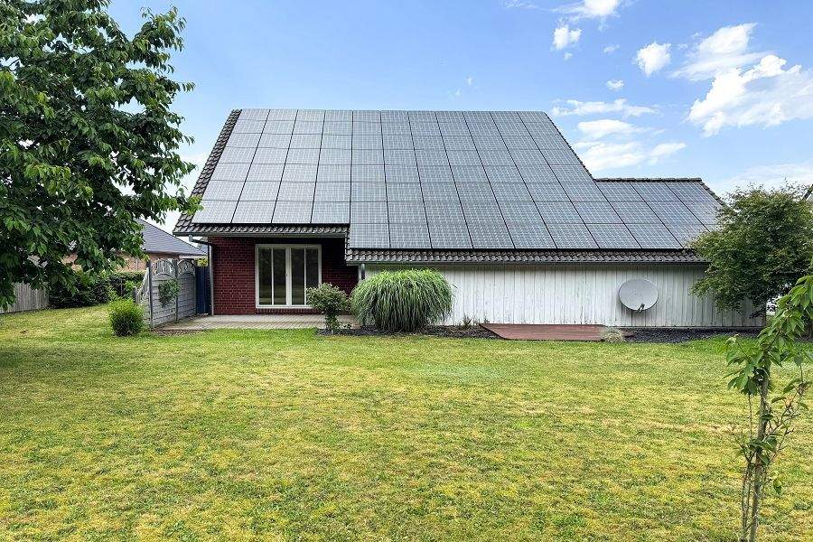 Energieeffizientes Einfamilienhaus in grüner & ruhiger Lage! – Jübek – Bild 1 von 9