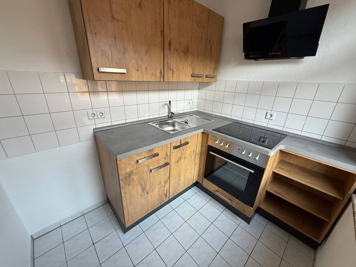 Nachmieter gesucht ! inkl. EBK / im 1. OG mit Laminat- Bad mit Wanne** – Chemnitz – Vorschaubild 8