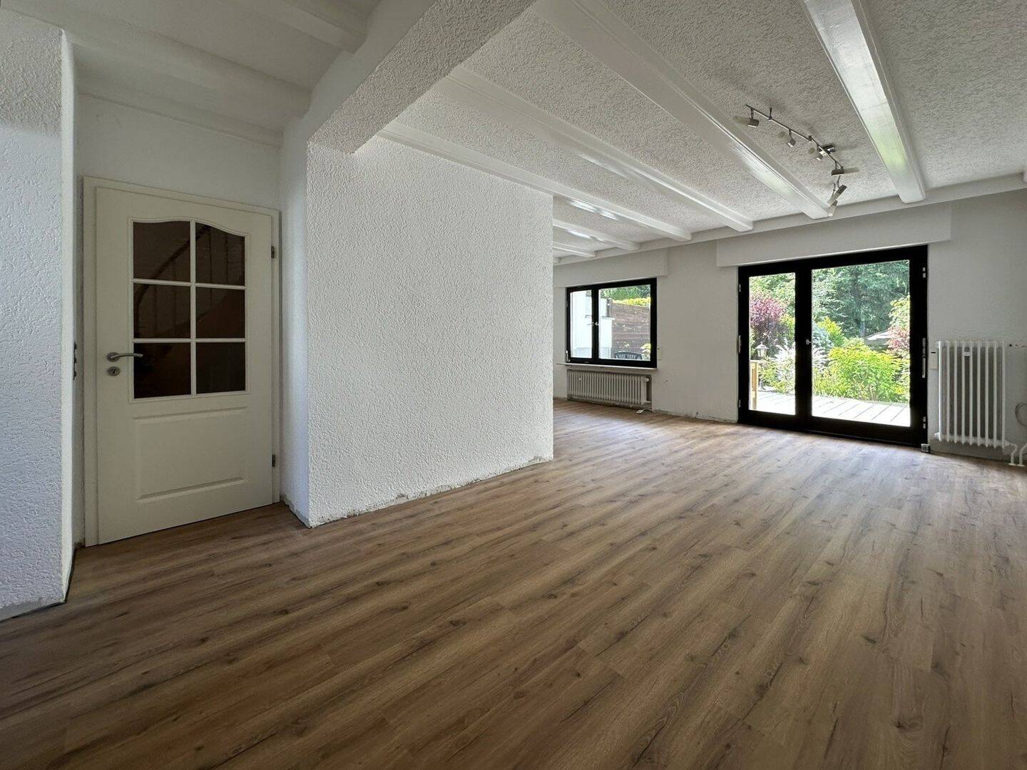 Reihenmittelhaus in Hainstadt - Ruhige Waldrandlage mit Terrasse, Balkon und Garage – Hainburg – Vorschaubild 7