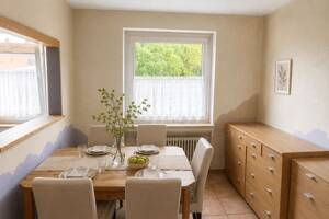 6 Zimmer. Viel Platz. Wohnen im Grünen mit Balkon und TG – 40629 Düsseldorf – Vorschaubild 5