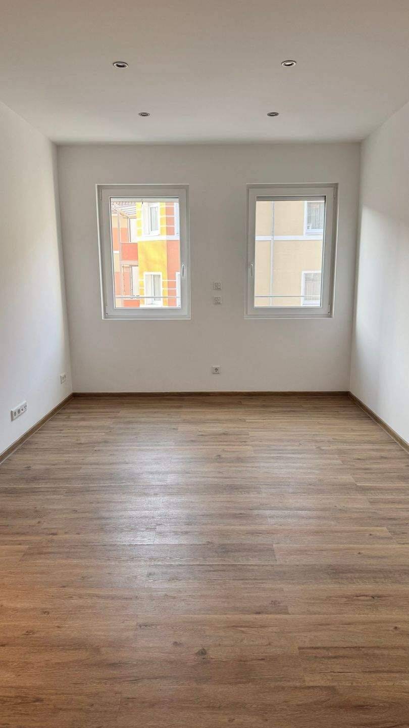 Gostenhof ! Helle chice u. moderne 2-Zi.-Altbau-Whg. 52 m²,hochw. Einbauküche, 3.OG mit Aufzug. – Nürnberg – Vorschaubild 9