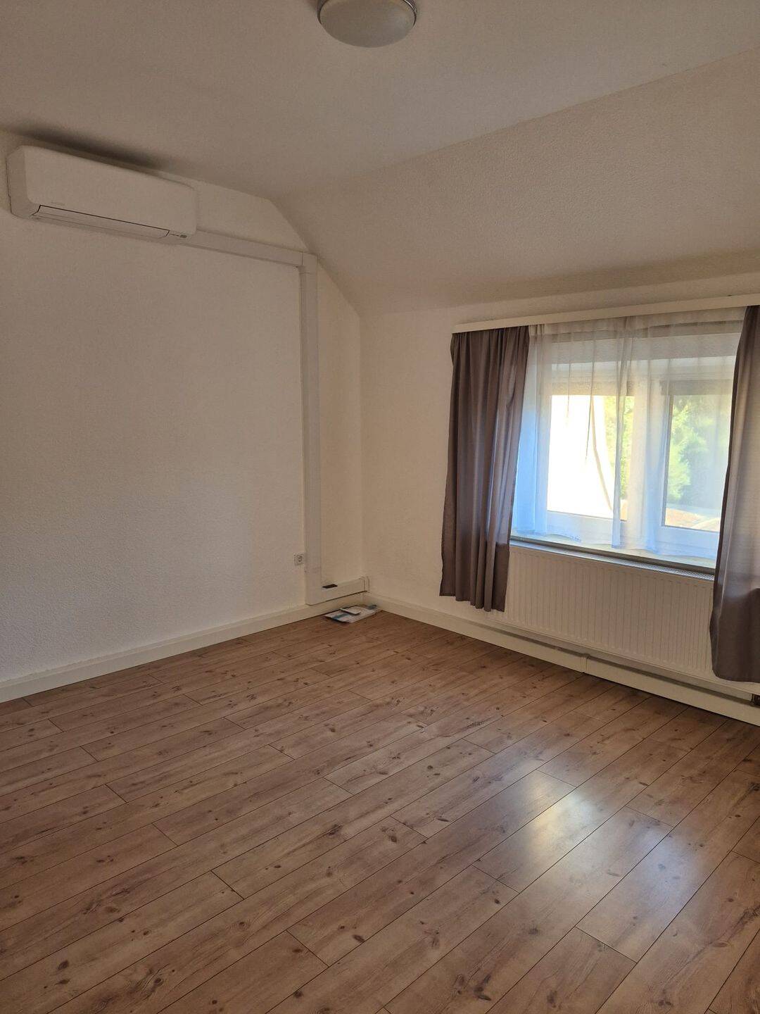Stilvoll kernsanierte 3-Zimmer-Altbauwohnung mit Einbauküche & Klimaanlage in Bochum-Eppendorf – Bochum – Vorschaubild 7