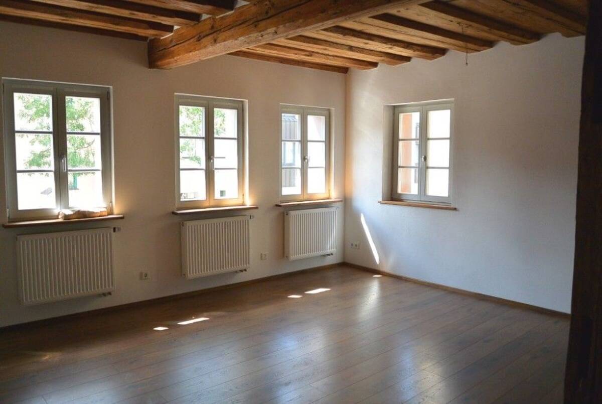 Idyllisch Wohnen in der Altstadt .... Gepflegte Maisonette- Wohnung mit Flair ... – 90762 Fürth – Bild 1 von 9