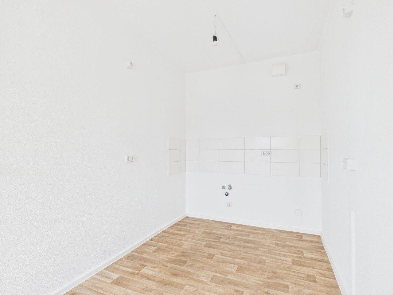 2-Raum-Wohnung mit Balkon auf dem südlichen Sonnenberg – Chemnitz – Vorschaubild 2