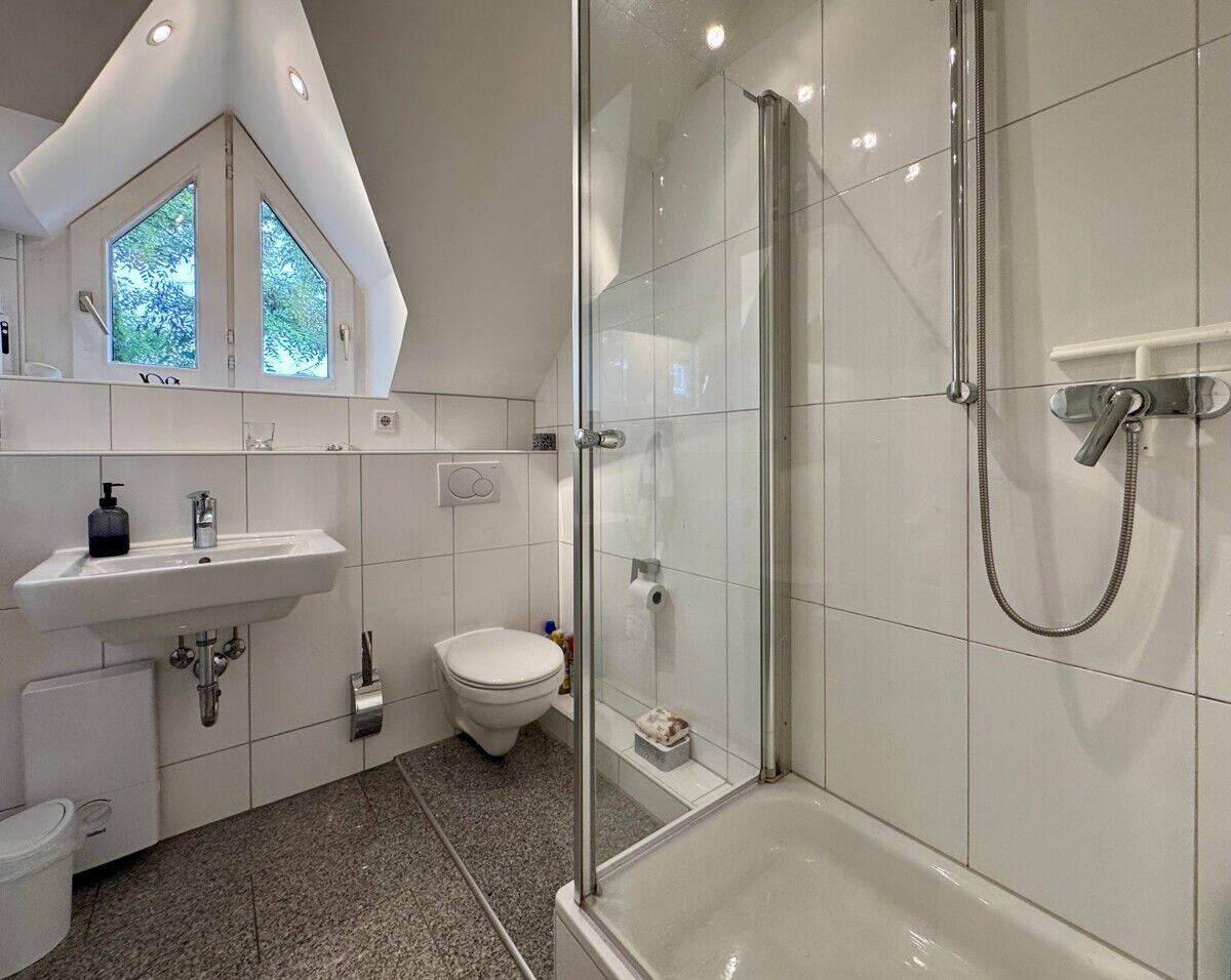 Luftig, großzügig, besonders - Maisonette-Wohnung in Düsseldorf-Gerresheim – Düsseldorf – Vorschaubild 8