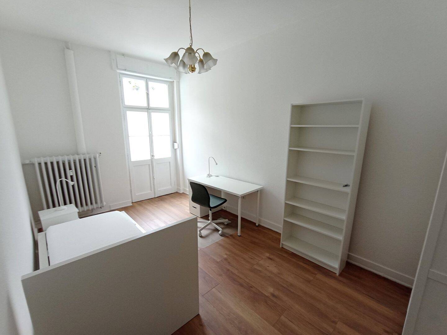 Möbliertes WG-Zimmer in Karlsruhe-City – Karlsruhe – Vorschaubild 2