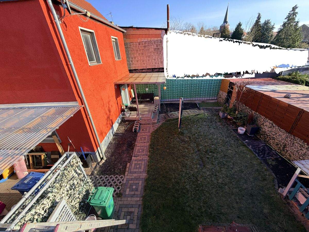 Modern saniertes Einfamilienhaus mit viel Platz, Doppelgarage, Stadtlage und Dachterrassen-Potenzial – Jüterbog – Vorschaubild 2