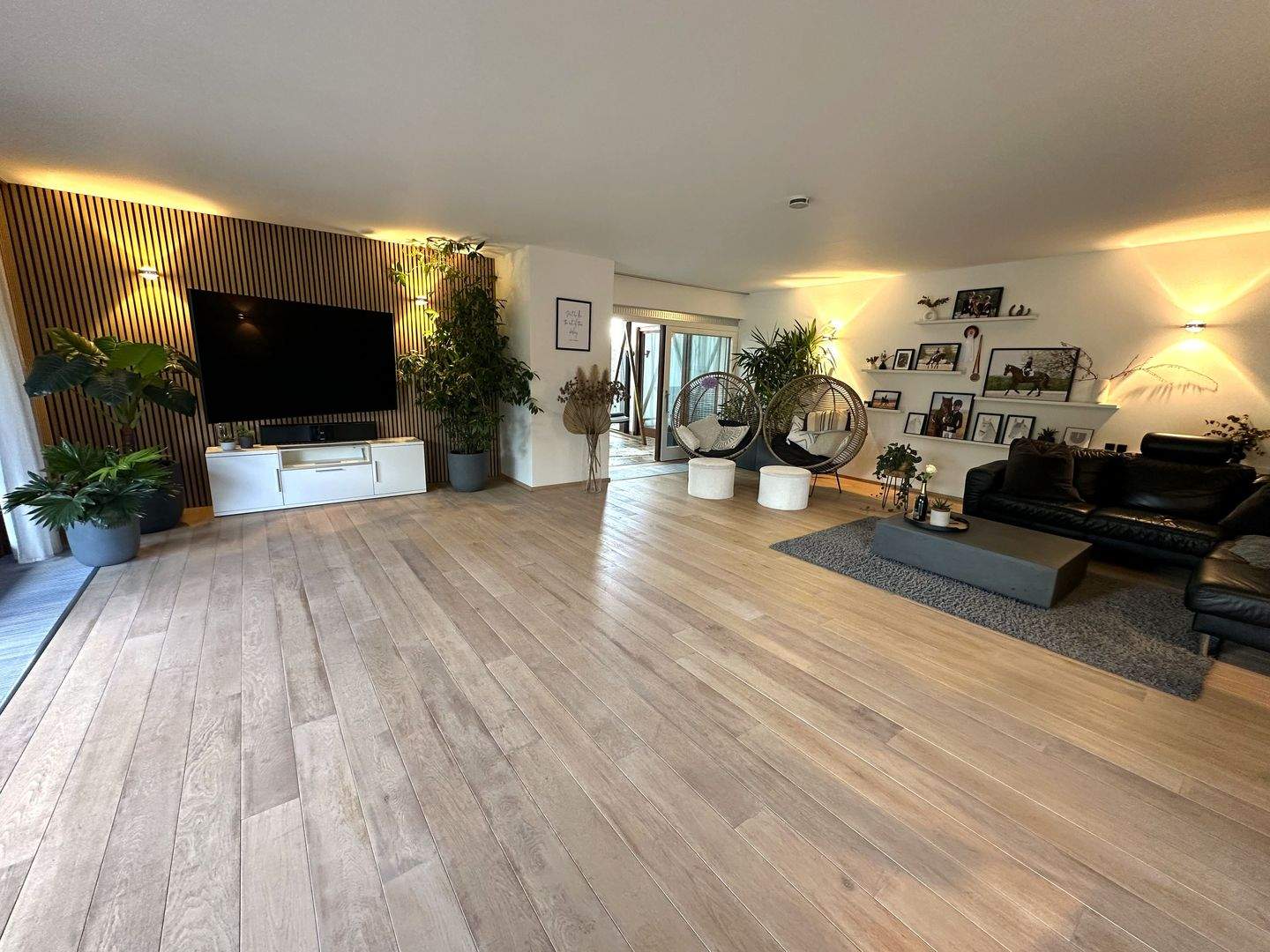 *** reserviert *** Wunderschönes Haus in einzigartiger Lage von Schwalbach – Schwalbach – Vorschaubild 7