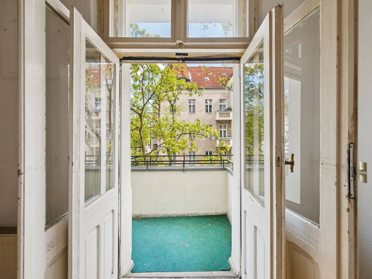 Charmante Altbauwohnung mit klassischem Flair und Balkon in Wilhelmstadt – Berlin – Vorschaubild 4
