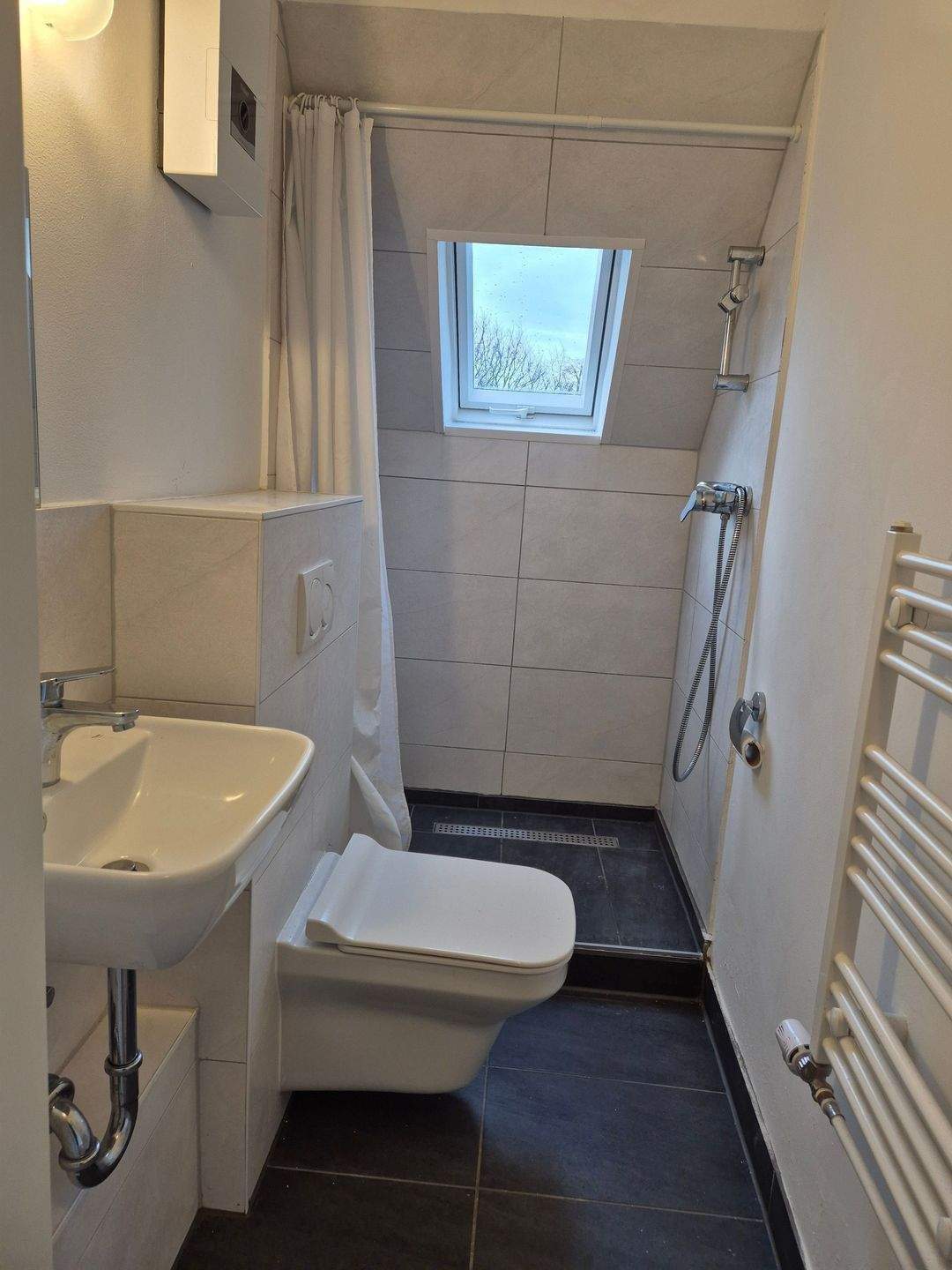 Helles 1-Zimmer-Apartment mit Küche – ideal für Singles & Pendler – Duisburg – Vorschaubild 3