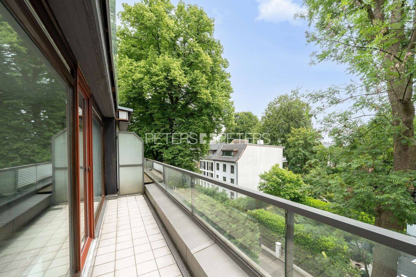 Alsternah wohnen: helles, möbliertes Apartment mit Südbalkon & Tiefgaragenstellplatz – Hamburg – Vorschaubild 9