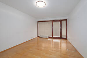 Lichtdurchflutete 4-Zimmer-Eigentumswohnung mit zwei Balkonen und Tiefgaragenstellplatz – 76229 Karlsruhe – Vorschaubild 6