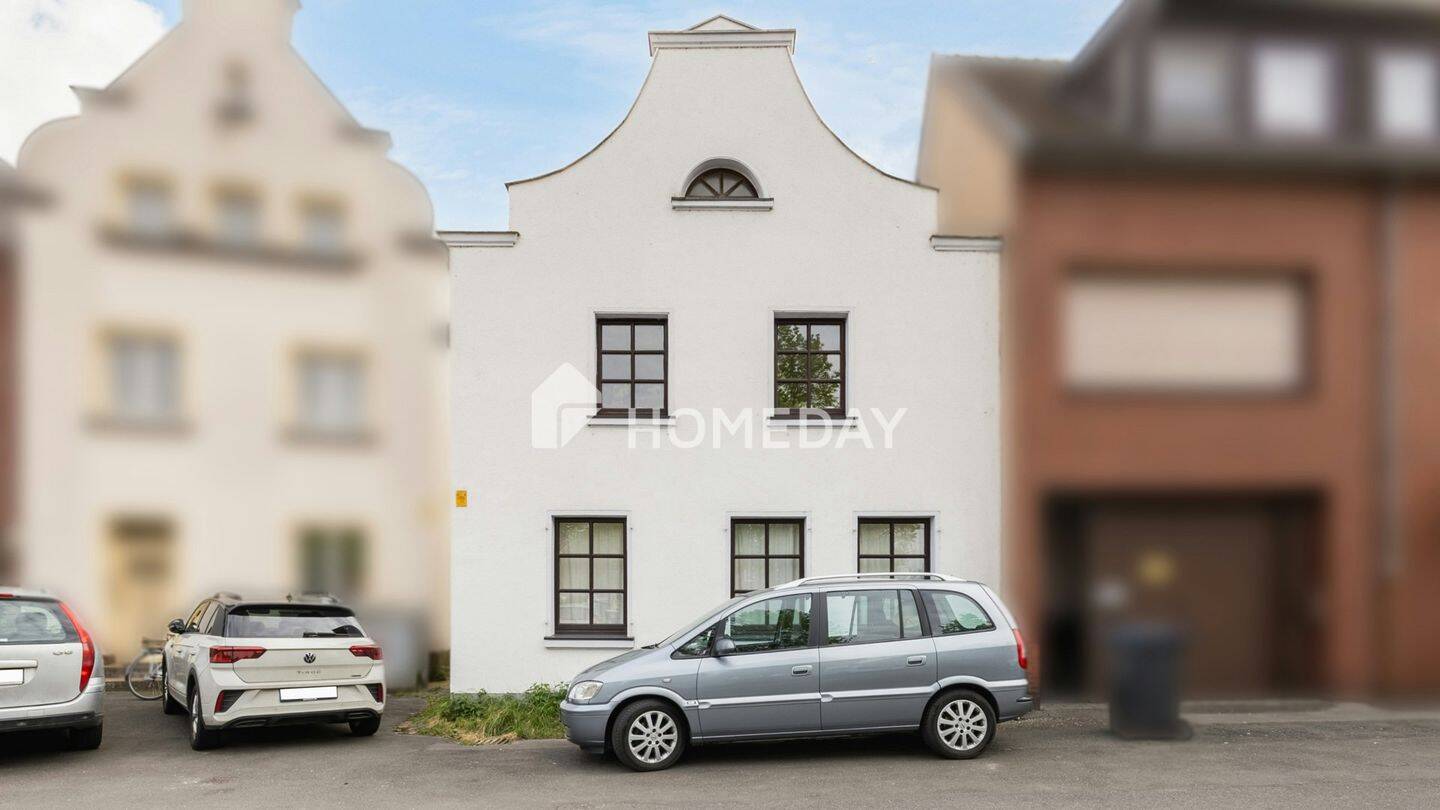 Raumwunder in Düsseldorf-Hamm: Gepflegtes EFH mit idyllischem Garten und vielseitigem Nebenhaus