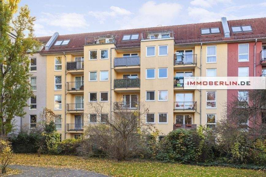 IMMOBERLIN.DE - Sehr attraktive Wohnung mit Loggia in Ruhelage nahe Antonplatz – Berlin – Bild 1 von 9