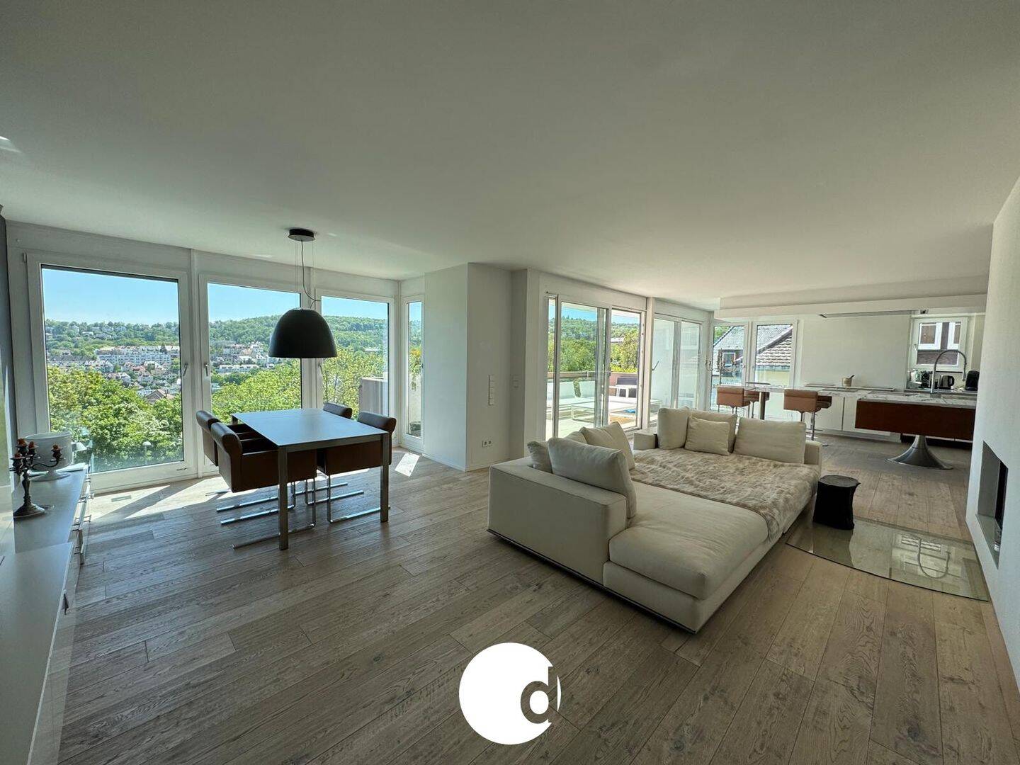 Wohnen mit Weitblick - Moderne 5-Zi.-Wohnung in Stuttgart-West