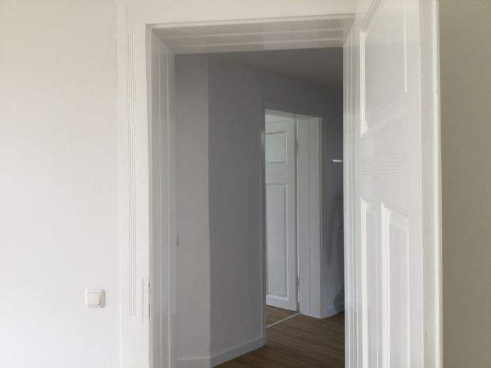 Schlosschemnitz - 4. Zimmer-Wohnung mit Erkerzimmer und 2 Balkonen - nähe Klinikum! – Chemnitz – Vorschaubild 9