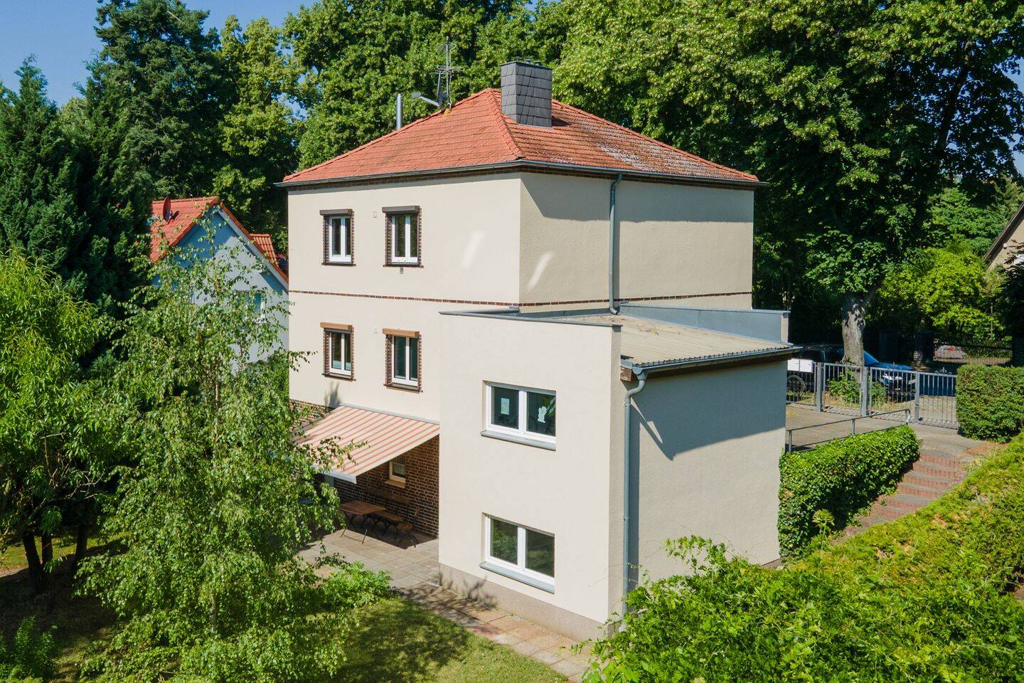 Keller, Kamine, Garage u.v.m.: Hochwertig saniertes Ein-/Zweifamilienhaus nahe S-Bhf. Neuenhagen – Neuenhagen bei Berlin – Vorschaubild 3