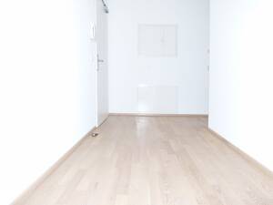 Großzügige, helle 3-Zimmer-Wohnung mit schöner Loggia; Anfragen bitte nur per email! – 80939 München – Vorschaubild 4