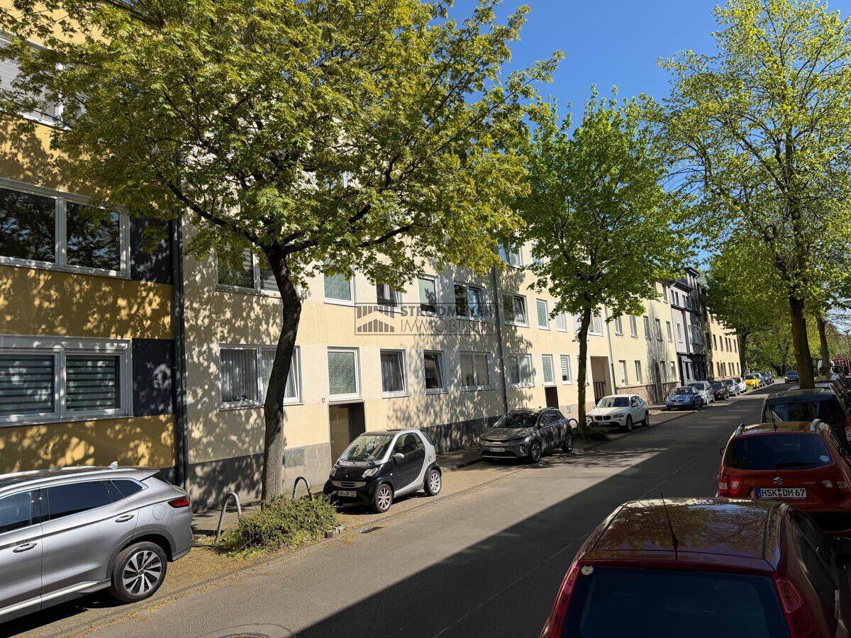4 benachbarte Mehrfamilienhäuser mit insgesamt 23 Wohnungen – 58089 Hagen – Bild 1 von 9