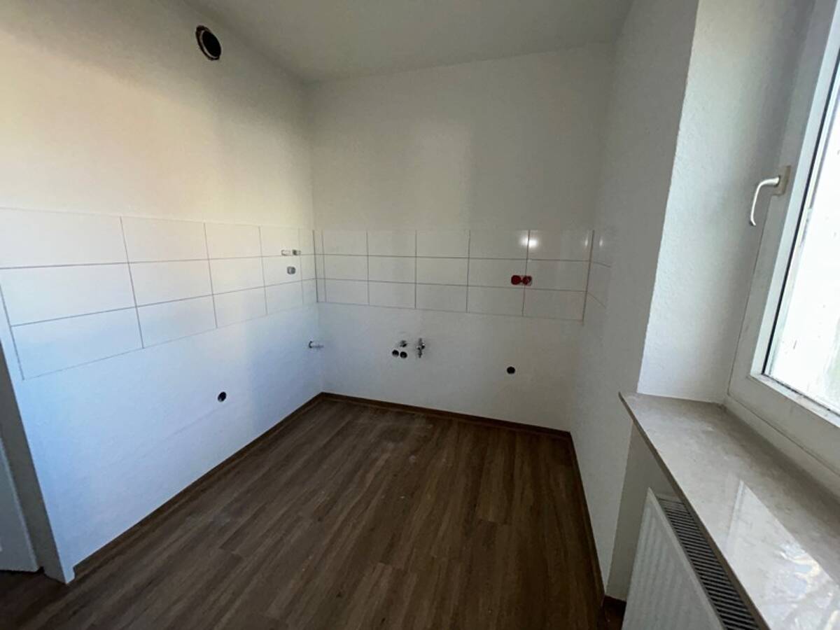3-Zimmer-Wohnung mit Wand und Bodenbelag – 44149 Dortmund – Bild 1 von 8