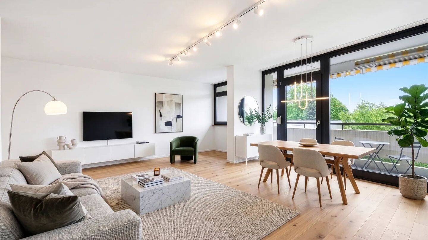 Ruhig und sonnig in Forstenried: Helle Wohnung mit Süd-Balkon zum Selbstgestalten