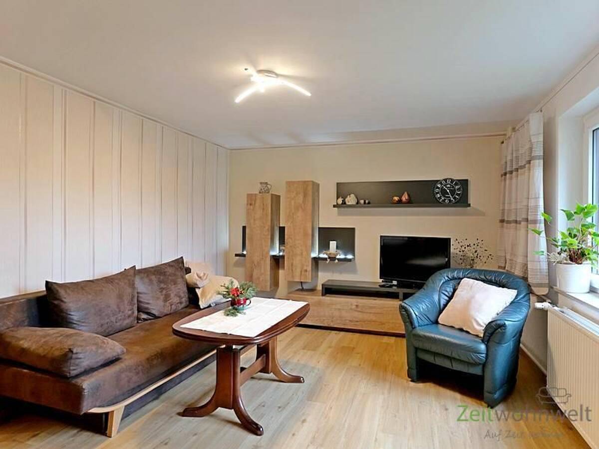(EF0591_M) Dresden: Langebrück, kleine möblierte 2-Zimmer-Wohnung, eigene Terrasse, sep. Hauseingang, Reinigungsservice – 1465 Dresden – Bild 1 von 9