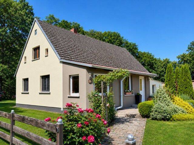 Saniertes Einfamilienhaus in traumhafter Ortsrandlage - Wohnen mit Ruhe und Natur