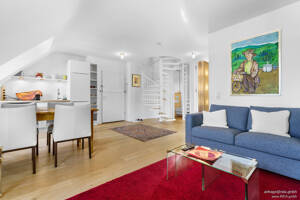 Welc(H)ome® by RIDA FLATS - Altstadt! Maisonette-Penthouse mit Domblick: Stilvoller Wohntraum – 50667 Köln – Vorschaubild 2