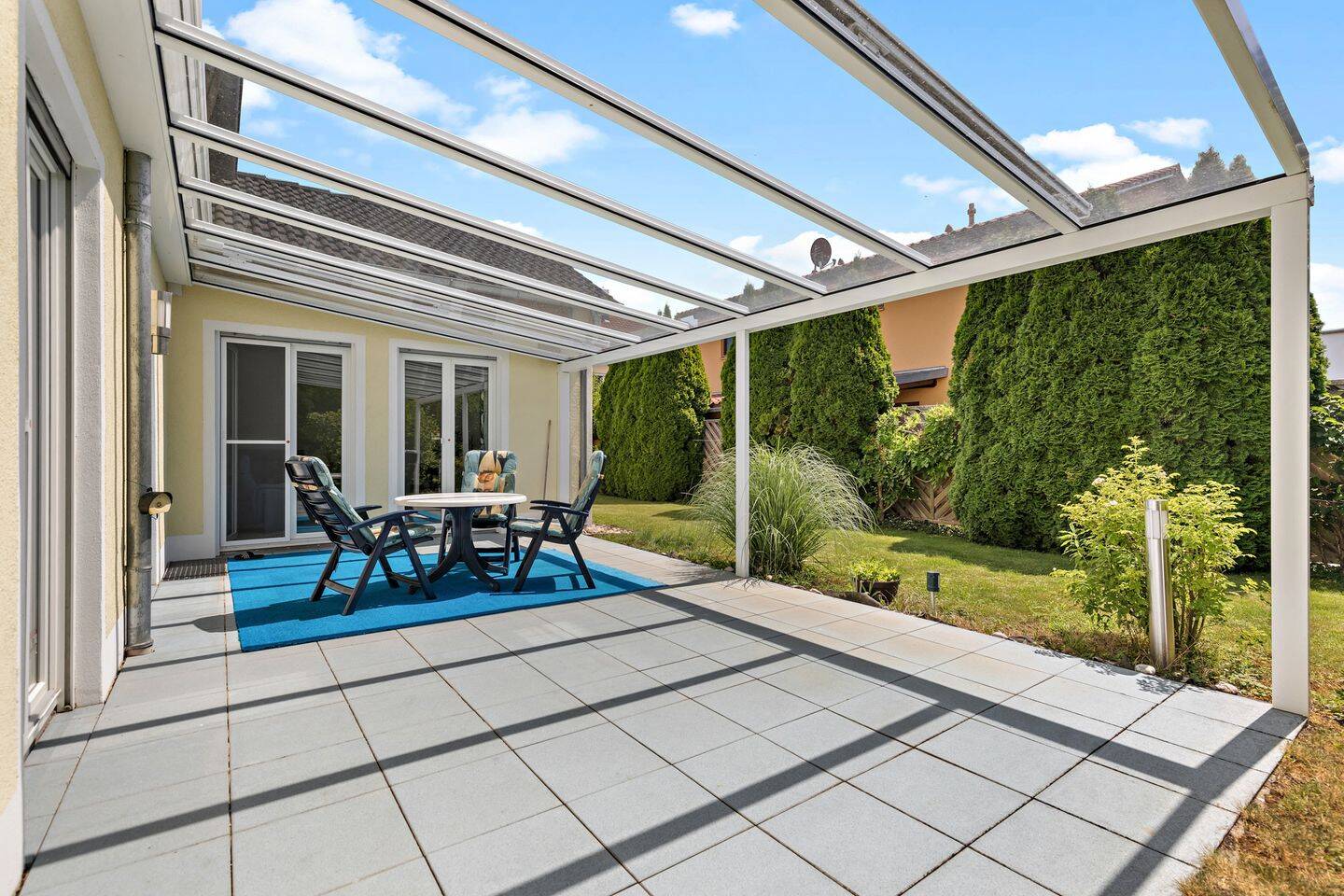 Top gepflegtes Einfamilienhaus mit viel Platz in einer der besten Lagen des Ingolstädter Südwestens! – Ingolstadt – Vorschaubild 2