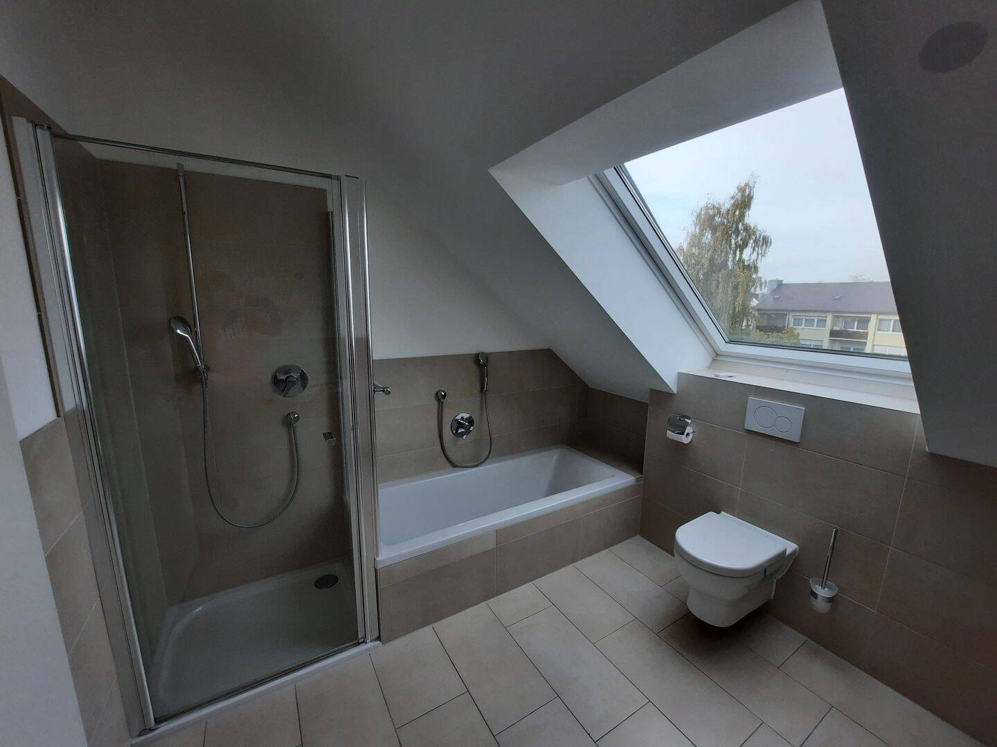 Wunderschöne 2,5-Zimmer-DG-Wohnung in Bestlage von Ingolstadt – Ingolstadt – Vorschaubild 5