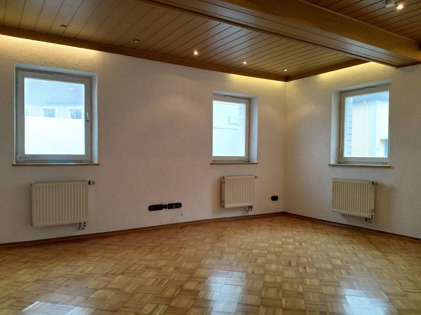 Denkmalgeschütztes Haus mit wenig Auflagen aber hoher Abschreibung im Zentrum von Neukirchen am Brand – Neunkirchen am Brand – Bild 1 von 9