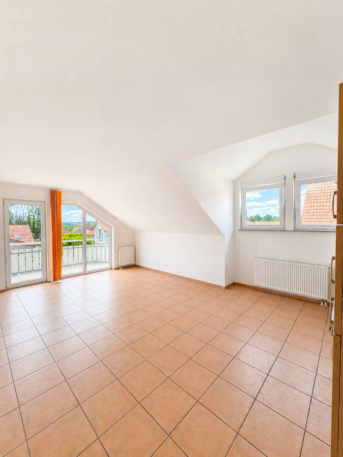 2-Zimmer Dachwohnung in ÖHRINGEN