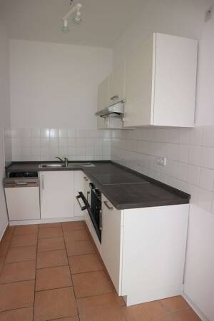 Seperate Küche zzgl. EBK* - Badewanne - im 1.OG !! frei ab 1.10.26 – 9112 Chemnitz – Vorschaubild 4