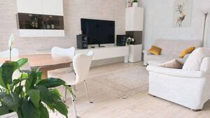 Hochwertige teilmöblierte 3-Zimmer-Wohnung mit Balkon – 22175 Hamburg – Vorschaubild 5