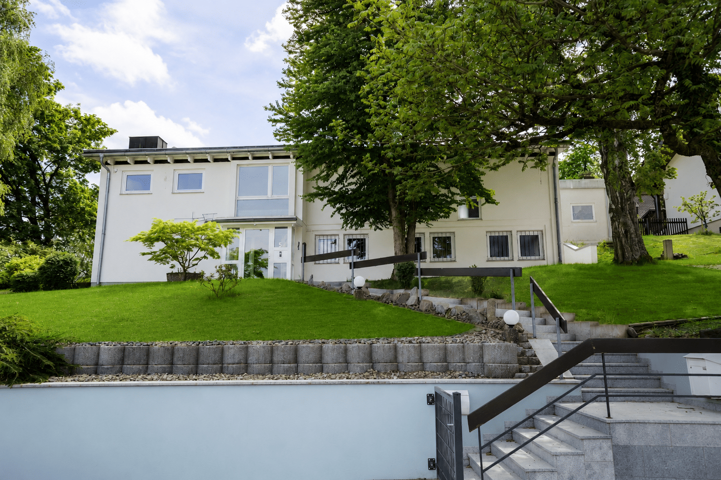 Exklusives Architektenhaus mit Pool, Sauna & traumhaftem Grundstück in ruhiger Lage – Tuttlingen – Vorschaubild 4