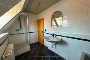 Frankfurt-Zeilsheim! Idylle und Romantik bietet dieses gemütliche Zuhause – 65931 Frankfurt am Main – Vorschaubild 8