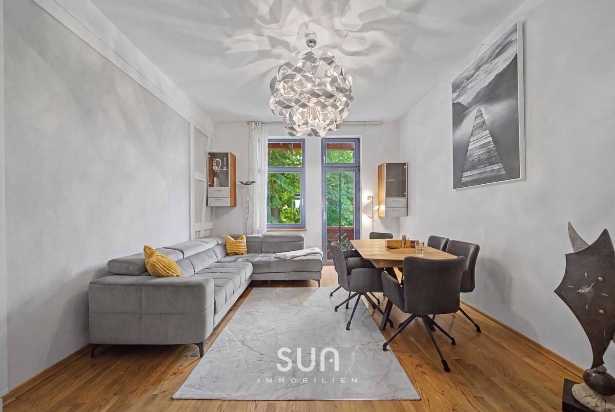 MODERNISIERTE ALTBAUWOHNUNG MIT KAMIN & BALKON IM GRÜNEN - 4 Zimmer auf 98 m² in Darmstadt-Arheilgen – 64291 Darmstadt – Bild 1 von 9