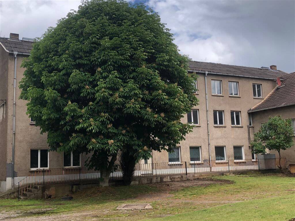Modernisierte 2-Zimmer-Wohnung im 2.OG eines 9-Familienhauses