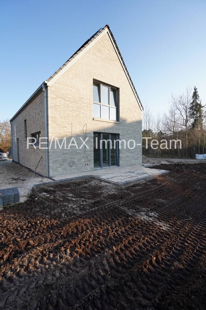 * ca. 19 Km vor Oldenburg * KfW-Fördermittel möglich/Förderfähig! * KW 40 * Wärmepumpe * Photovoltaik * Neubau* Bezugsfertig gebaut * – Oldenburg – Vorschaubild 2