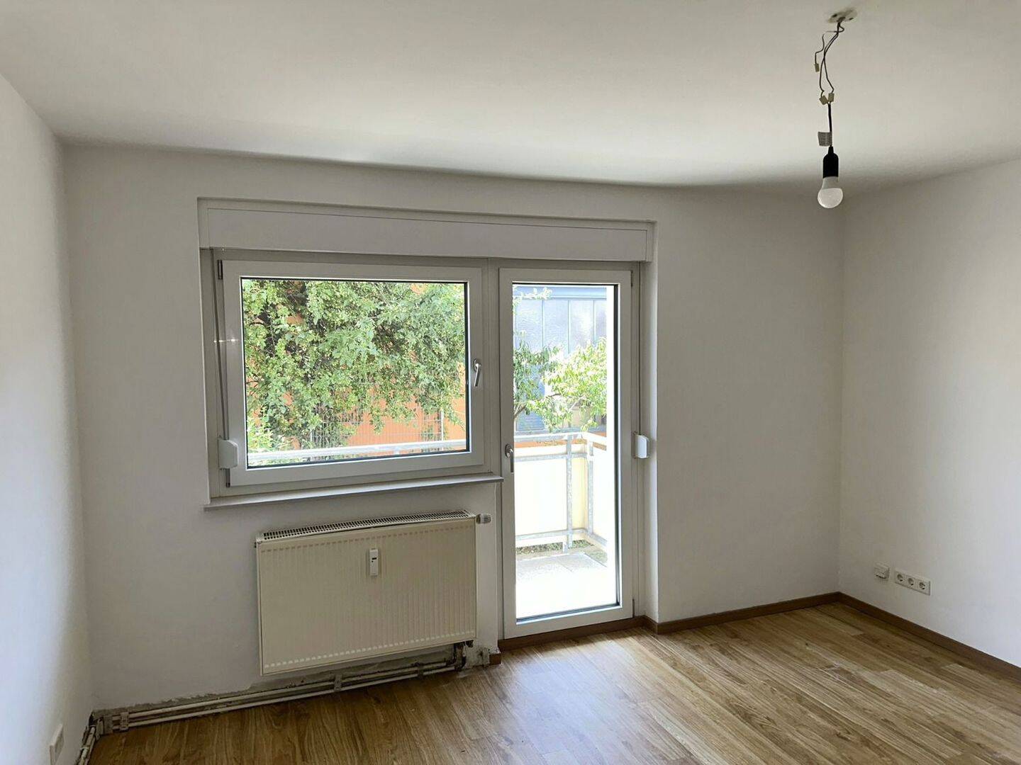 Nürnberg Südstadt: 2-Zi-Wohnung mit Balkon zum begrünten Hof - Einbauküche mieterseits – Nürnberg – Vorschaubild 4
