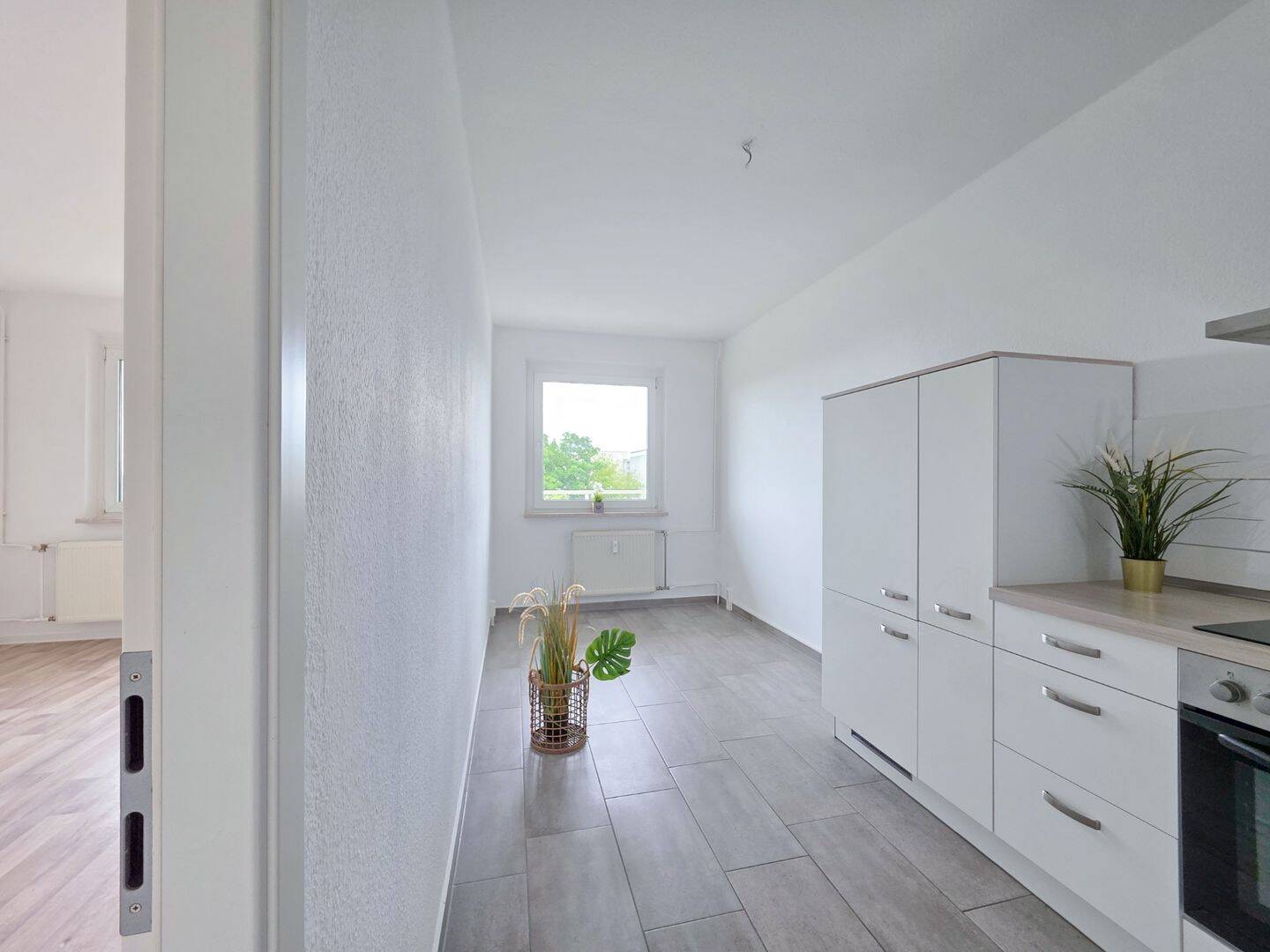Für Sportbegeisterte - hübsche Wohnung mit Einbauküche – Magdeburg – Vorschaubild 3