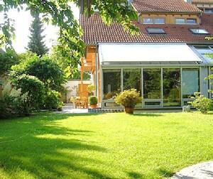 Provisionsfrei; lichtdurchflutetes Haus für Familien mit 195 m² WNF, Wintergarten, Kamin, Garage