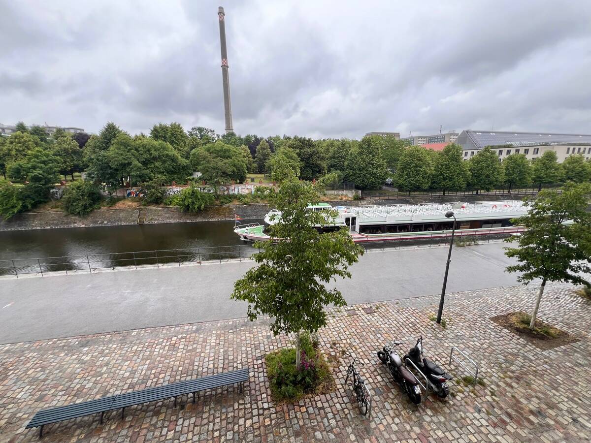 Mitte: 2-Zi-NB-Wohnung - WASSERBLICK - 71 m² - 2 TERRASSEN, EBK LUXUS Bad - per SOFORT zu VERKAUFEN – Berlin – Vorschaubild 2
