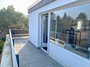 Charmantes Staffelgeschoss mit sonniger Dachterrasse und Garage ! – 22339 Hamburg – Vorschaubild 2