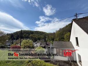 gepflegtes 1-2 Familienhaus in naturnaher Stadtrandlage mit über 2000 m² Grundstück