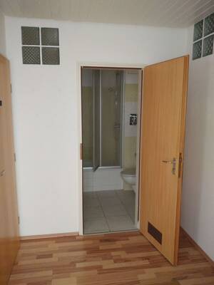 Gepflegte 3-ZKBWC, Einbauküche, Balkon, Fußbodenheizung, Stellplatz, HDH-Mittelrain – 89520 Heidenheim an der Brenz – Vorschaubild 6