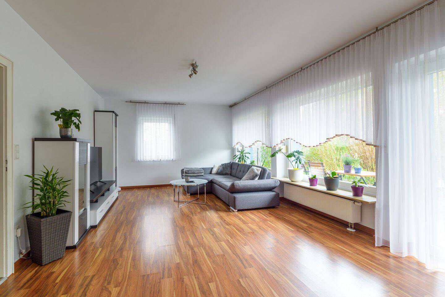 Freundliche und helle 3-Zimmer-Wohnung mit gehobener Ausstattung und Terrasse in Nürnberg/Boxdorf