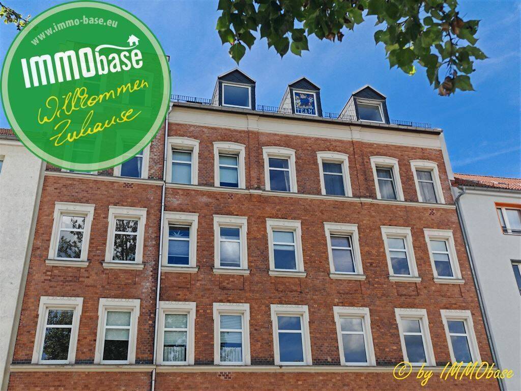 Attraktives Mehrfamilienhaus mit befahrbarem Grundstück in Bernsdorf!