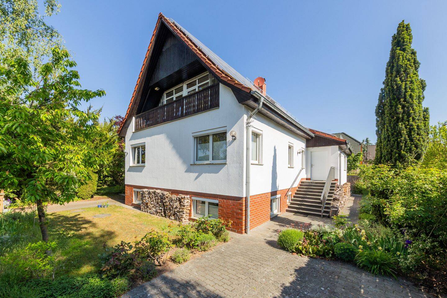Souterrain-Keller, Einbauküche, Wintergarten, Tiefgarage u.v.m.: Ein-/Zweifamilienhaus in Kaulsdorf – Berlin – Bild 1 von 9